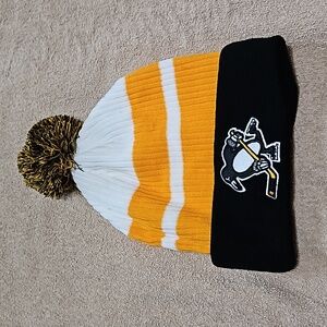 Pittsburgh Penguins cuffed beanie